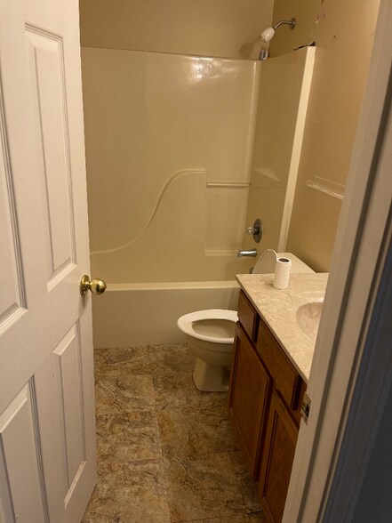 Building Photo - 3403 Montgomery Dr