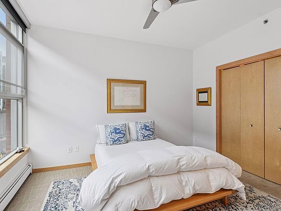 Building Photo - 215 10th Ave S