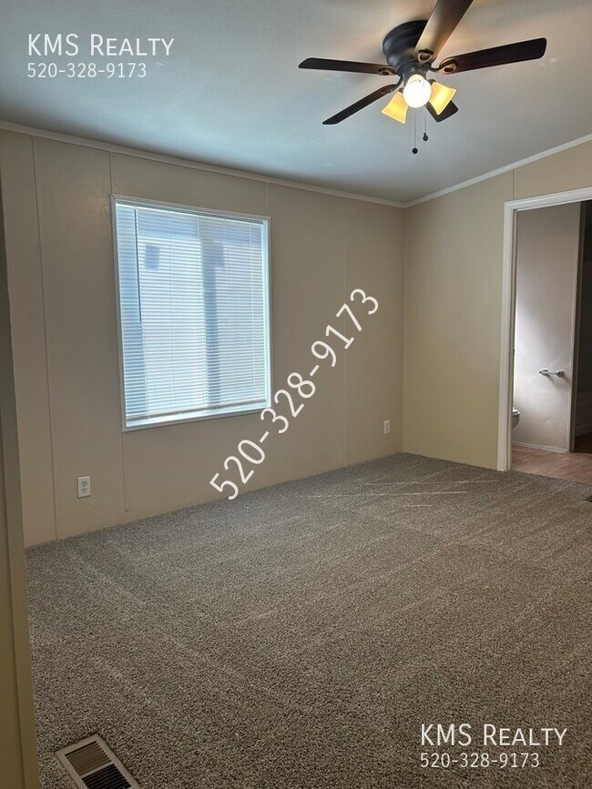 Building Photo - 6269 S Randall Blvd