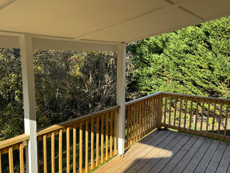 Building Photo - 10 Avon Rd