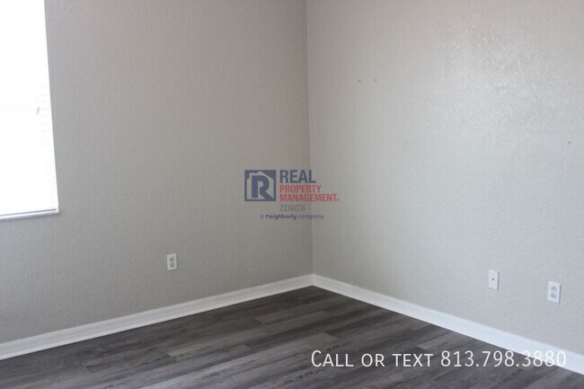 Building Photo - 1415 Summergate Dr