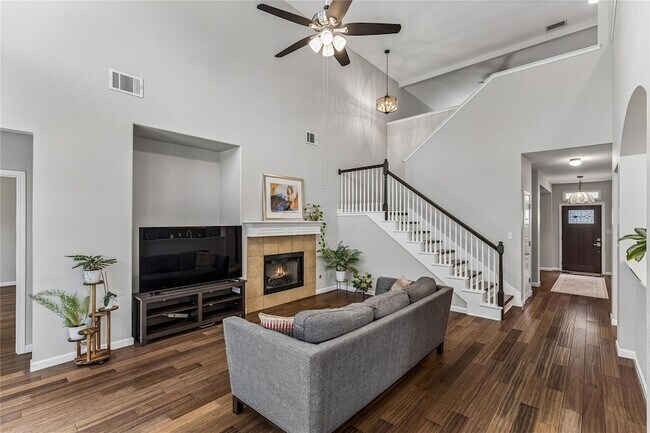 Building Photo - 1705 Chula Vista Dr