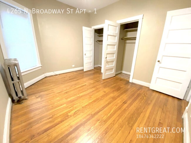 Building Photo - 4265 N Broadway