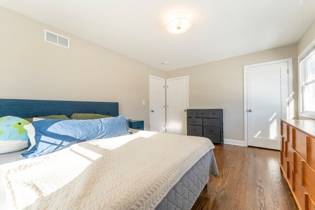 Building Photo - 1700 N Linden Ave