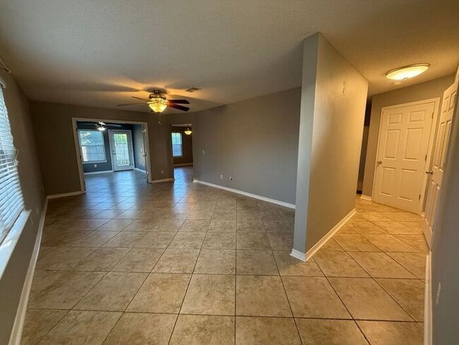 Building Photo - Gulf Breeze - Grand Ridge - 4 bedroom, 2.5...