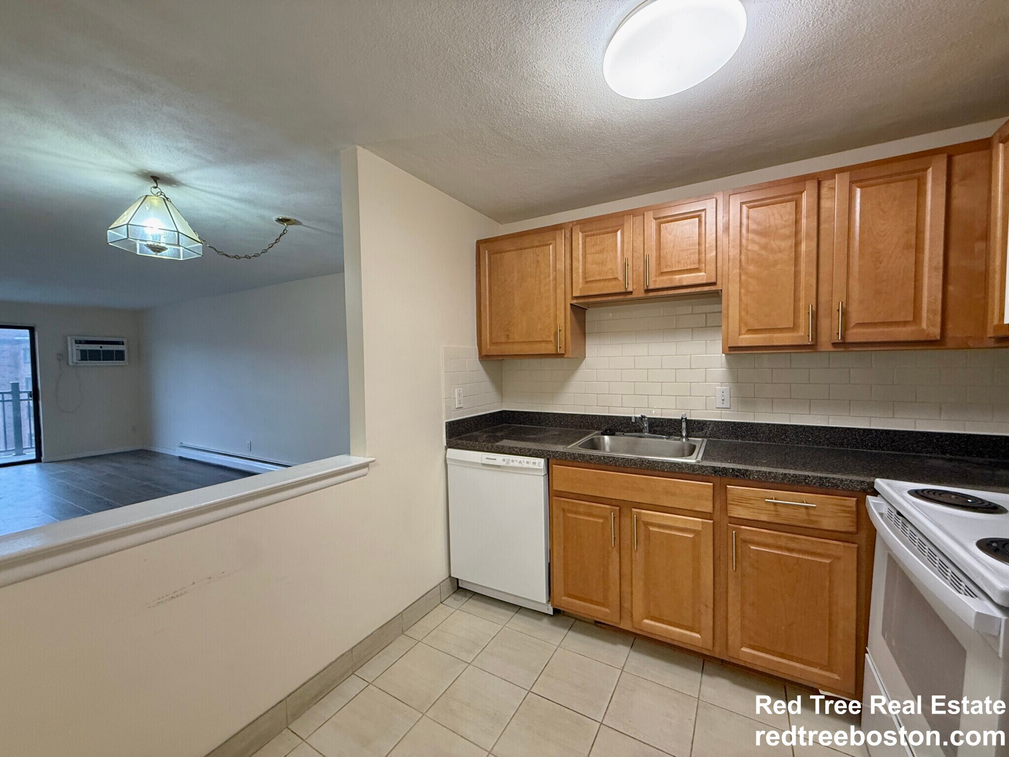 Building Photo - 245 Main St