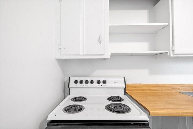 Building Photo - 1953 Batts Ln