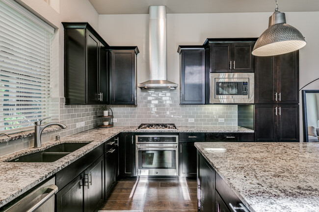 Building Photo - 731 Lacey Oaks Pl