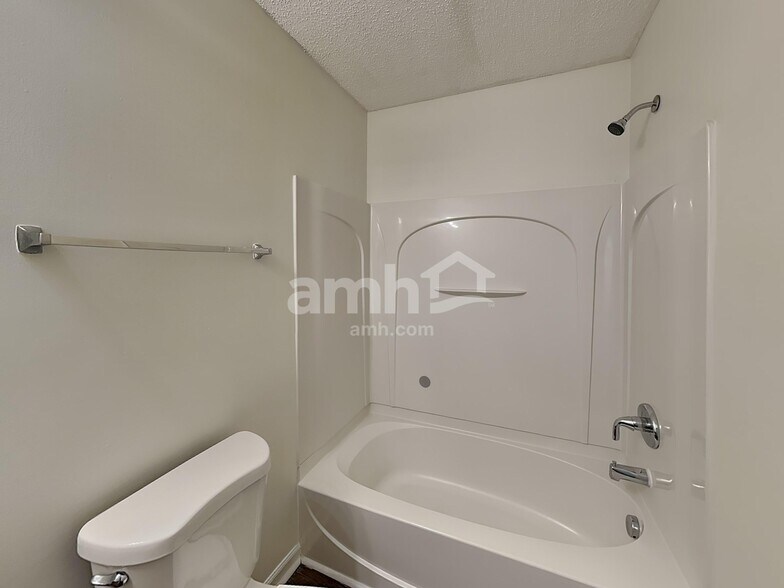 Building Photo - 15115 De Havilland Dr