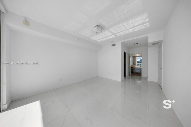Building Photo - 1080 Brickell Ave