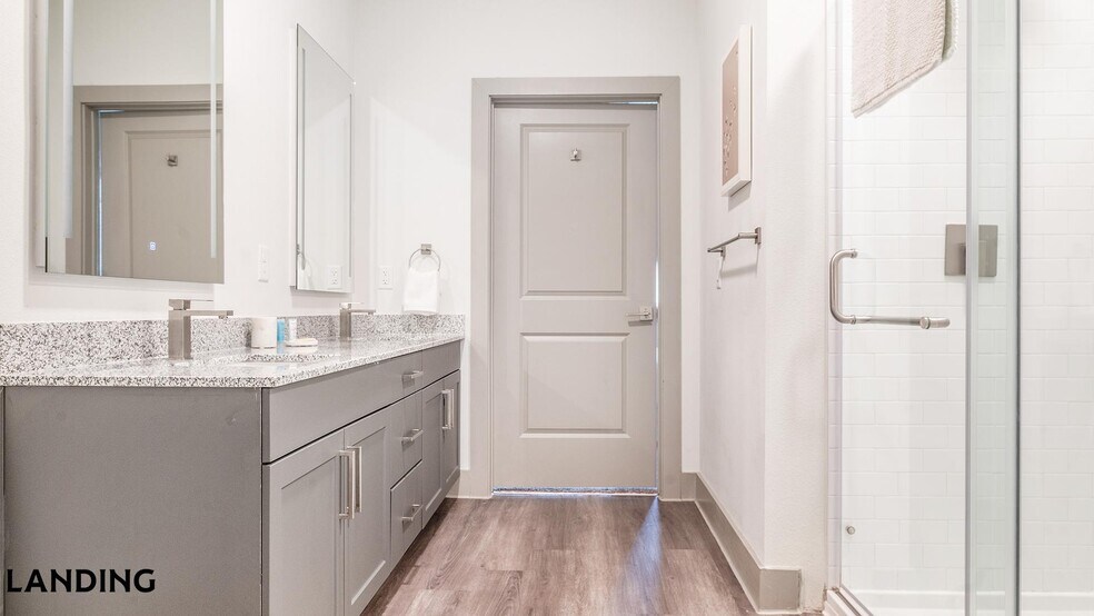 Building Photo - 2995 Railside Lp