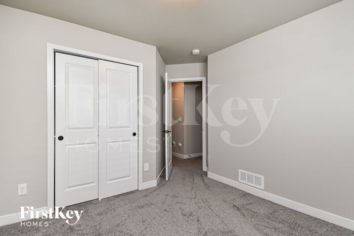 Building Photo - 10093 Luneth Dr
