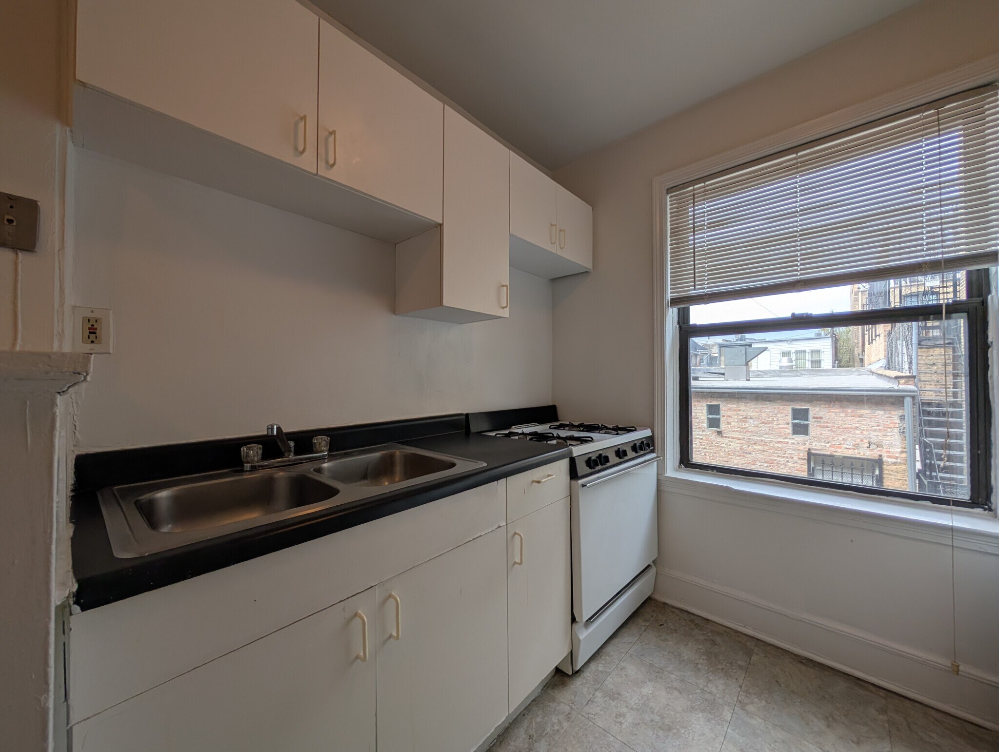 Building Photo - 2322 N Spaulding Ave