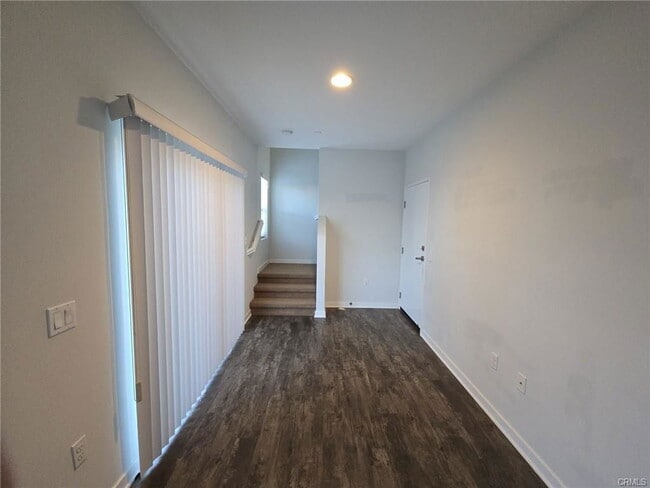 Building Photo - 1620 W 237th St