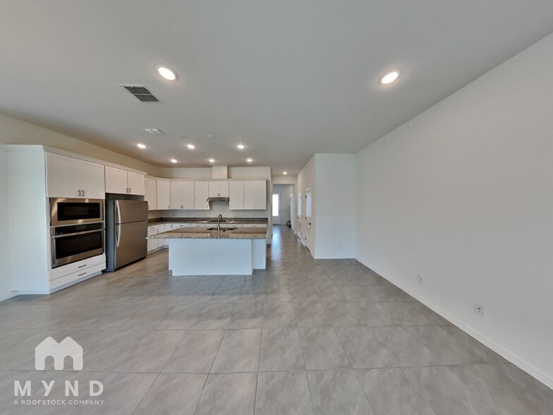 Building Photo - 792 MIDDLETON ST