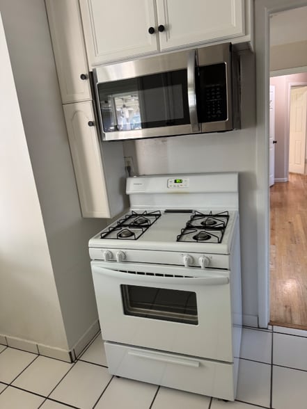 Building Photo - 1430 W Locust St