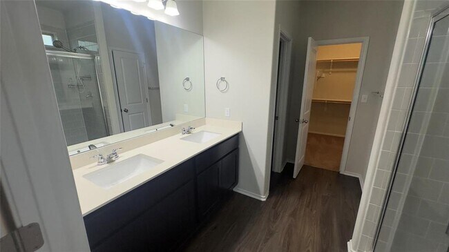 Building Photo - 129 Goldfinch Dr