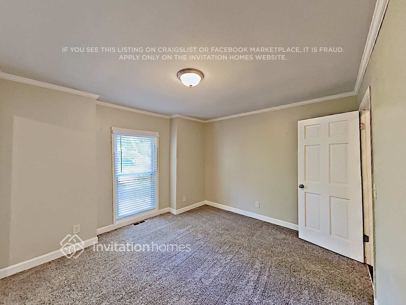 Building Photo - 3245 Creek Dr