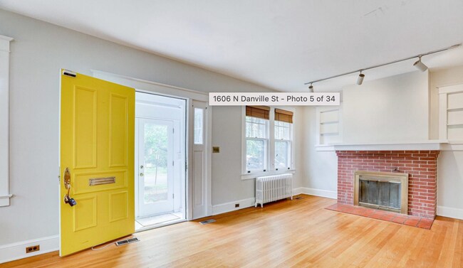 Building Photo - 1606 N Danville St