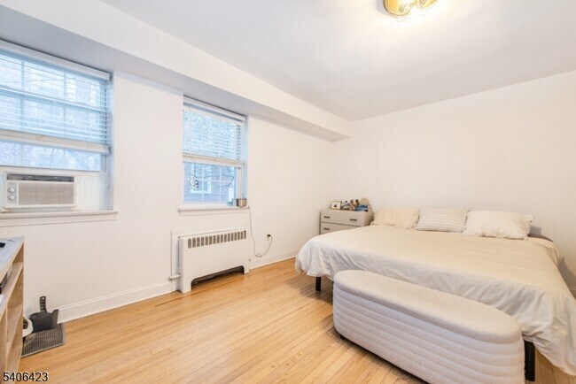 Building Photo - 380 Claremont Ave