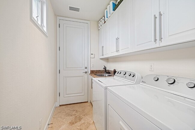 Building Photo - 433 Crestwood Rd