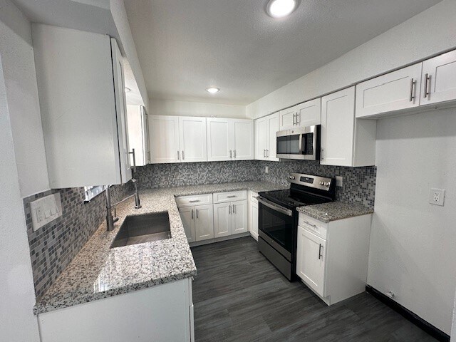 Building Photo - 9009 Imogene St