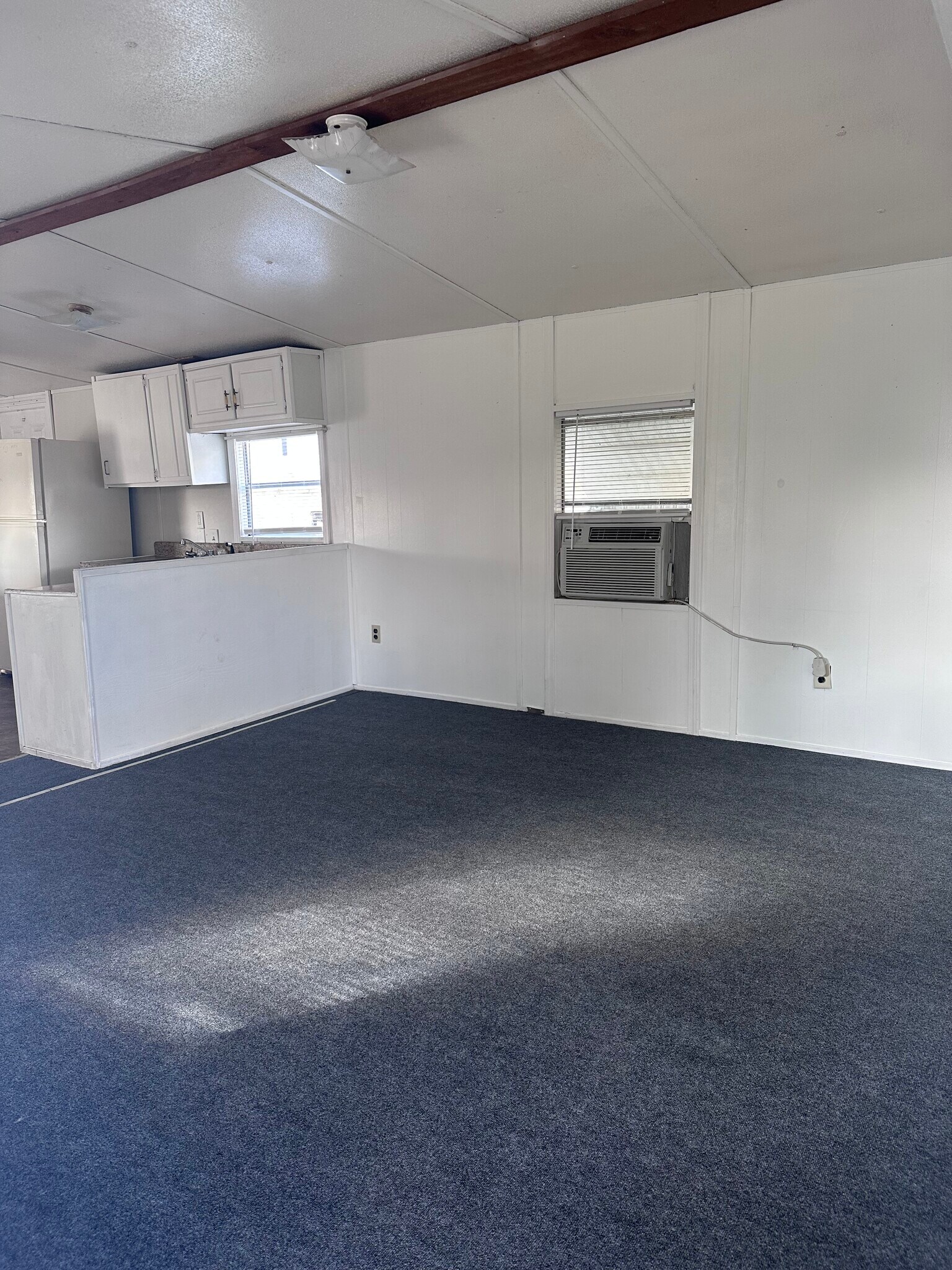 Building Photo - 5584 Lake Buffum Rd