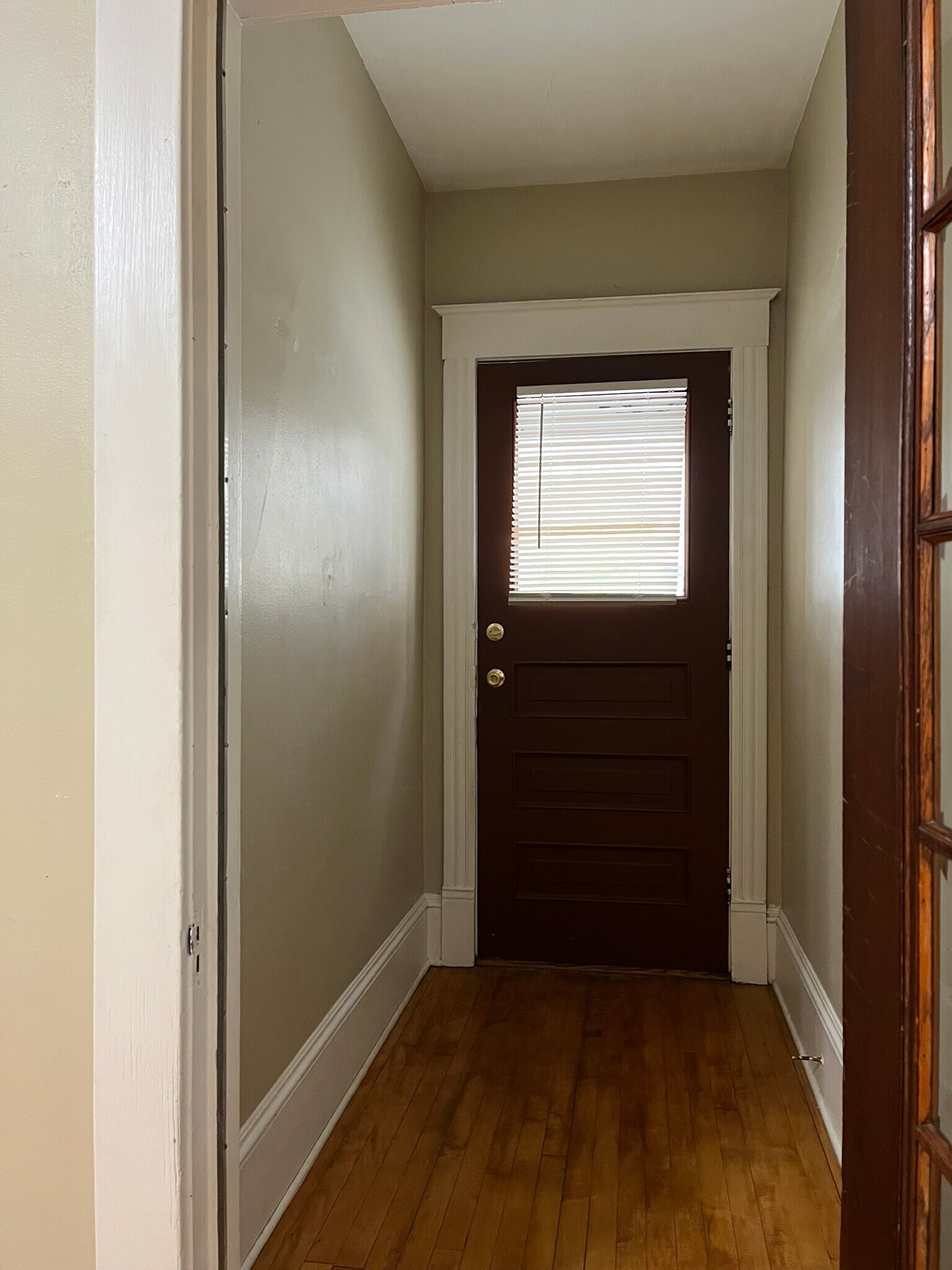 Building Photo - 333 E Lincoln Ave