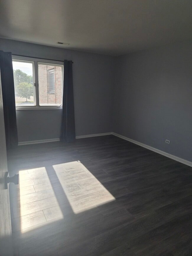 Building Photo - 1424 Stonebridge Cir