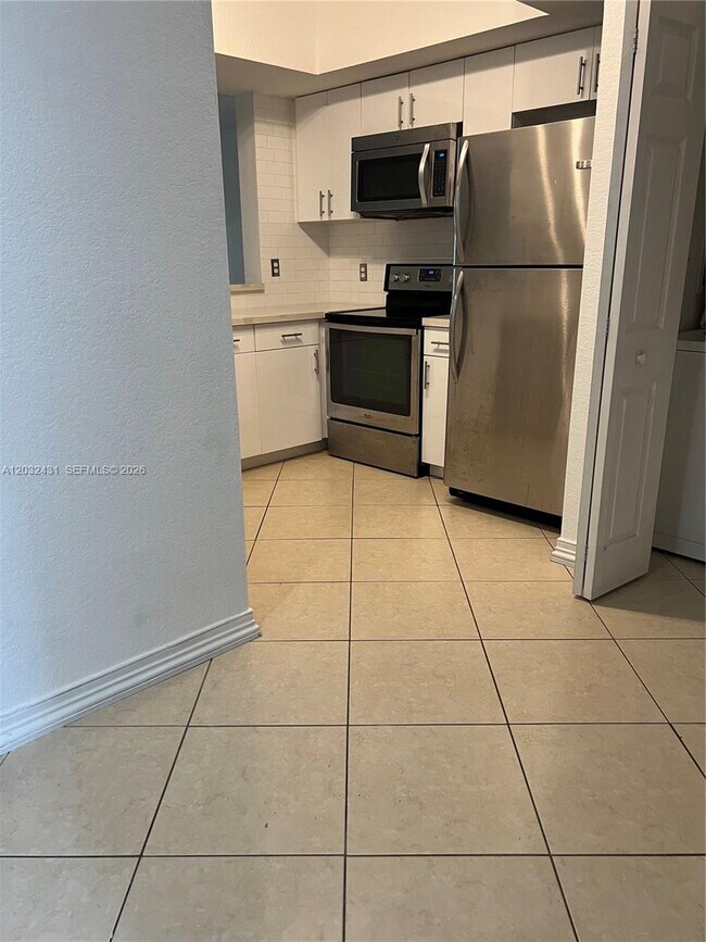 Building Photo - 715 SW 148th Ave
