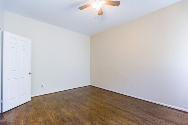 Building Photo - 1843 Mintwood Pl NW