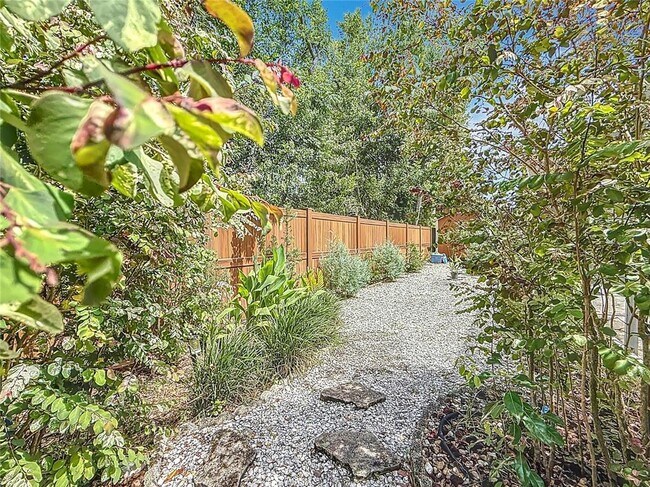 Building Photo - 2973 Spring Oak Ct