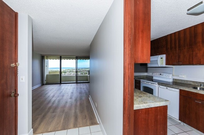 Building Photo - Naniwa Gardens - 1 bdrm/1 bath/1 covered p...