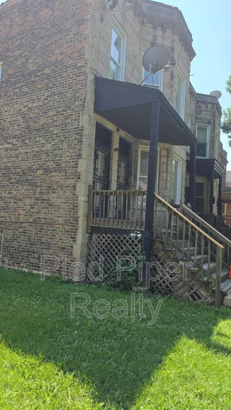 Building Photo - 5621 S Elizabeth St