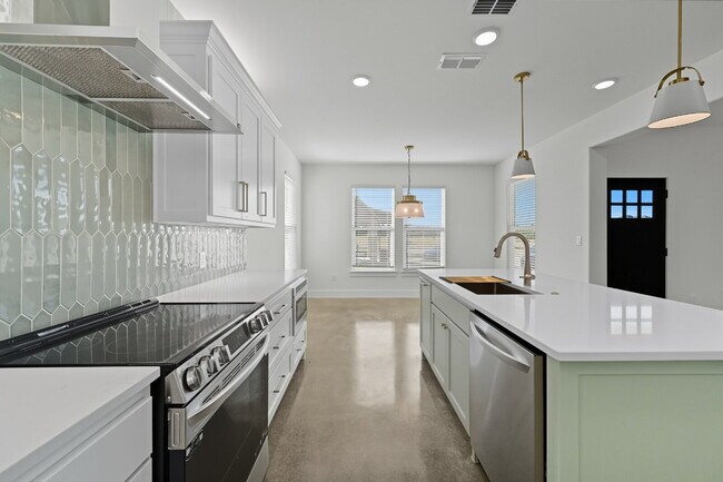 Building Photo - Brand New Custom 3 bedroom home in Granbury!