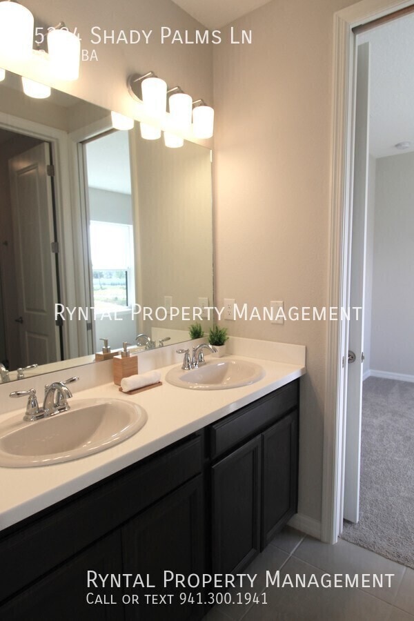 Building Photo - 15324 Shady Palms Ln