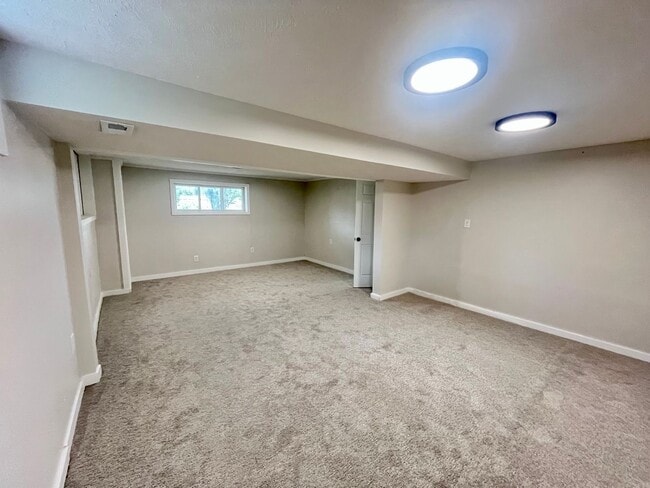 Building Photo - Move-In Ready Home with Stylish Upgrades i...