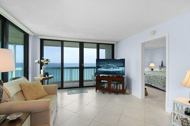 Building Photo - 9940 S Ocean Dr