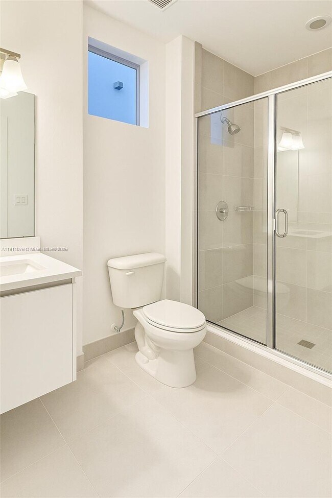 Building Photo - 6846 NW 103rd Ave