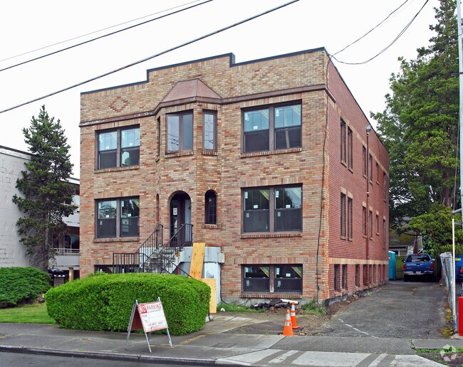 Primary Photo - Alchemy Apartments