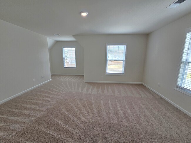 Building Photo - 5451 Cherwell Ave