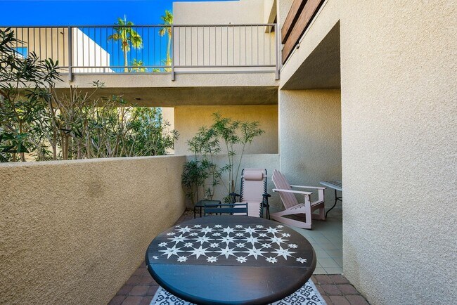 Building Photo - 255 S Avenida Caballeros