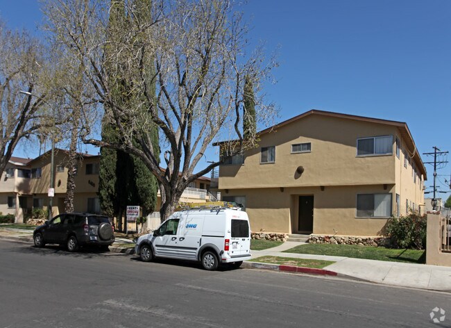 Building Photo - 8400 Amigo Ave