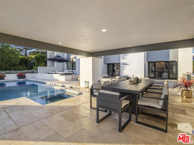 Building Photo - 30020 Morning View Dr