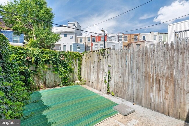 Building Photo - 1466 E Wilt St