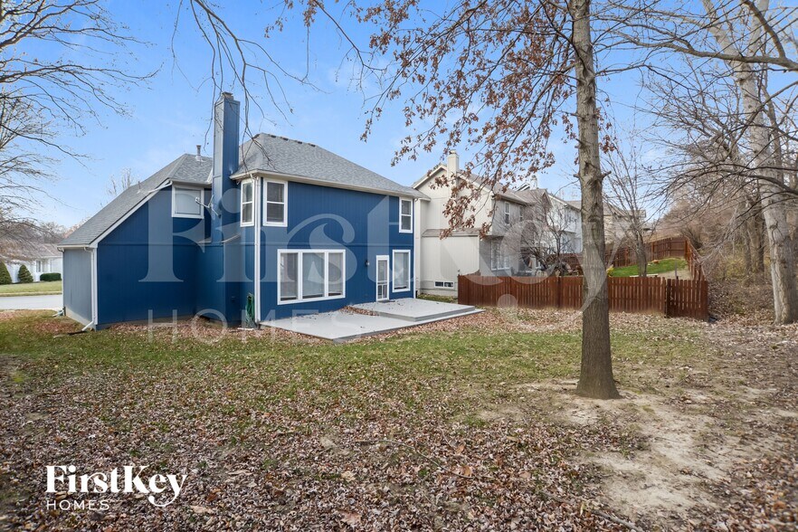 Building Photo - 5719 N Ames Ave