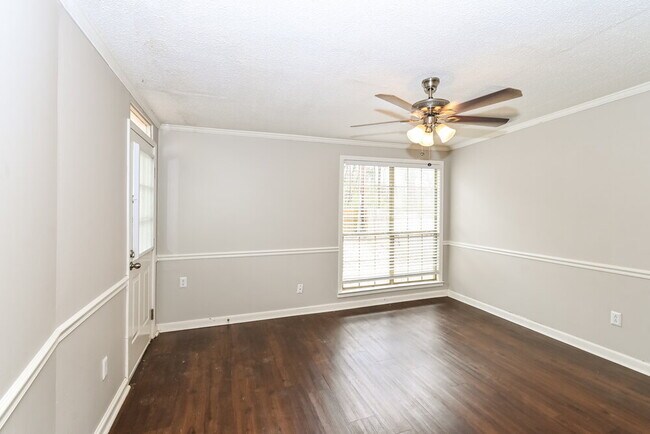 Building Photo - 7381 Peppermill Ln