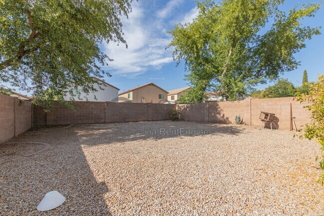 Building Photo - 398 E Daniella Dr