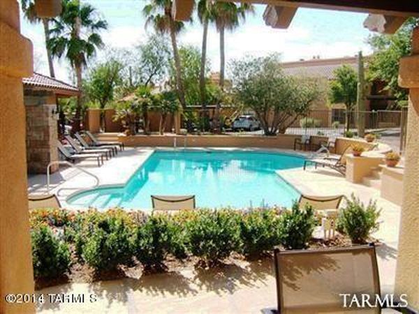 Pool - 6651 N Campbell Ave