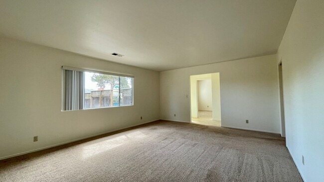 Building Photo - 822 Santa Maria Ave